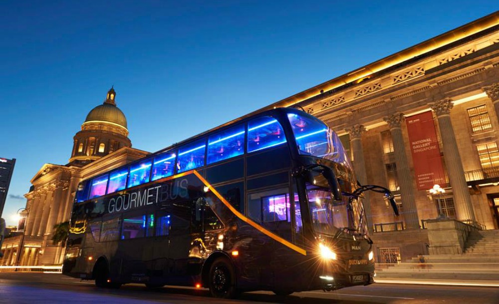 This new Singapore double-decker bus tour offers meals on wheels