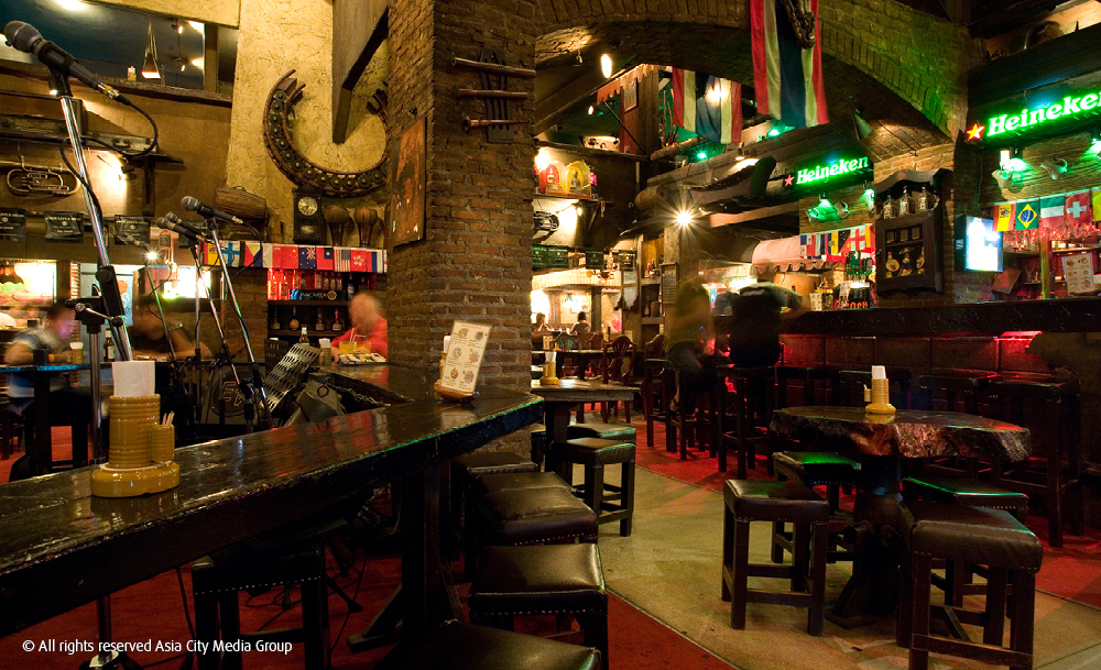 The oldest bars in Bangkok