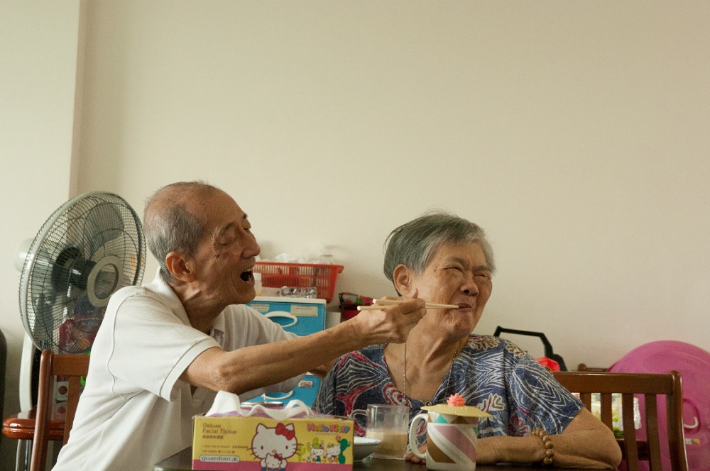 This photographer takes soul-stirring portraits of patients and their caregivers
