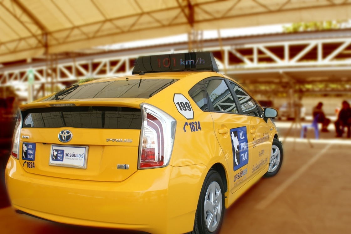 Bangkok gets new taxi service to rival Uber
