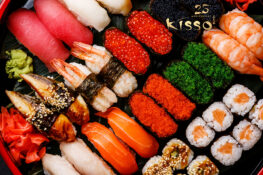 This legendary Japanese restaurant is offering premium sushi rolls for 25-baht a pop