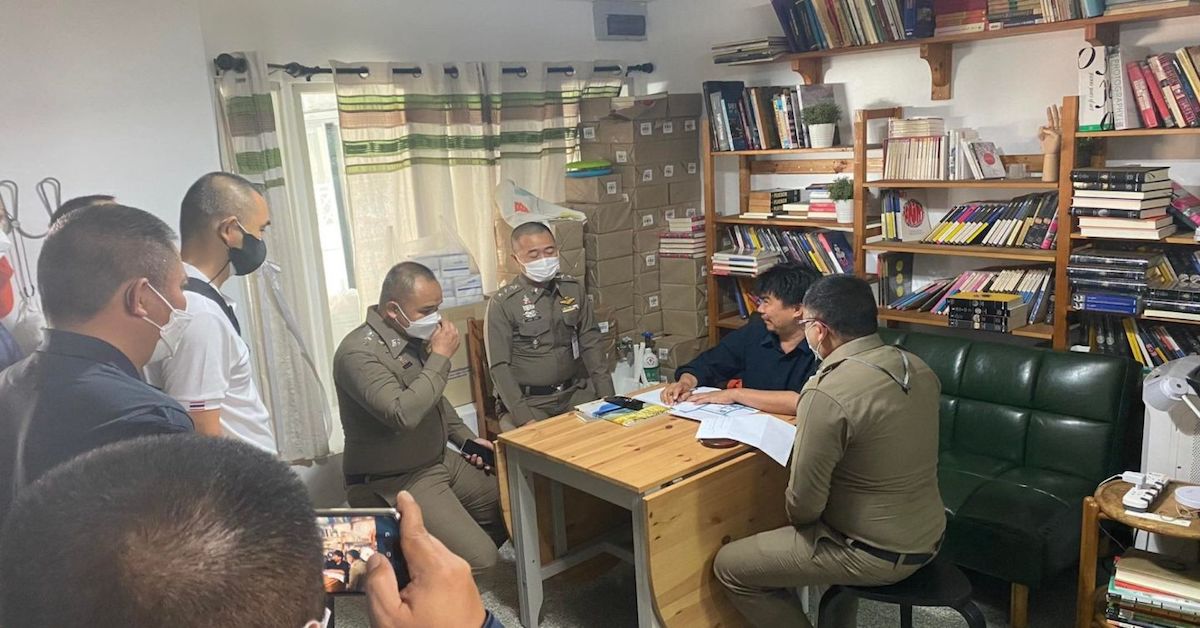 30 cops raid Nonthaburi book publisher
