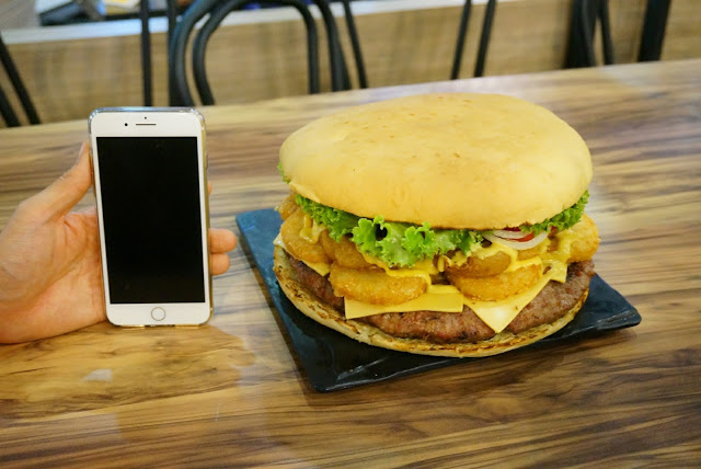 Can you and a friend eat this 1kg monster burger in under 13 minutes?