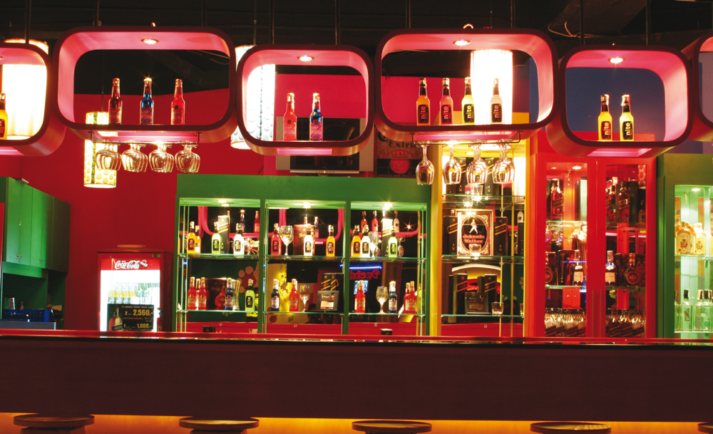 Decibel Pub and Restaurant