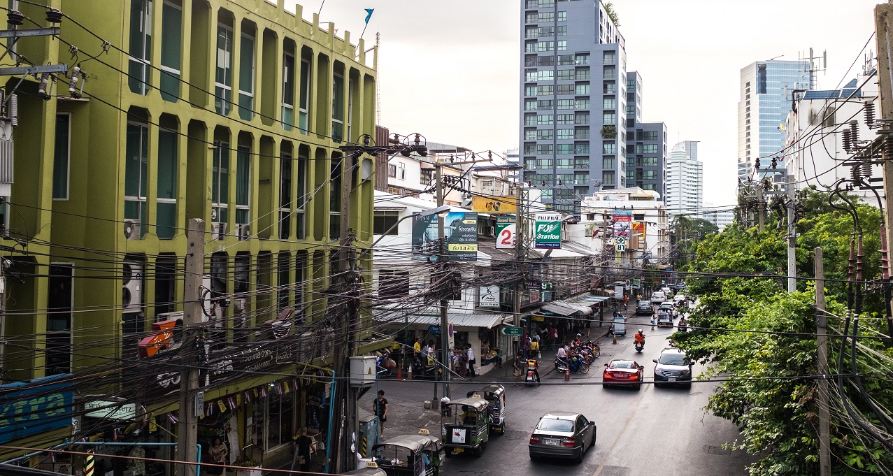 Two long-time residents talk the past, present, and future of Ari-Saphan Kwai