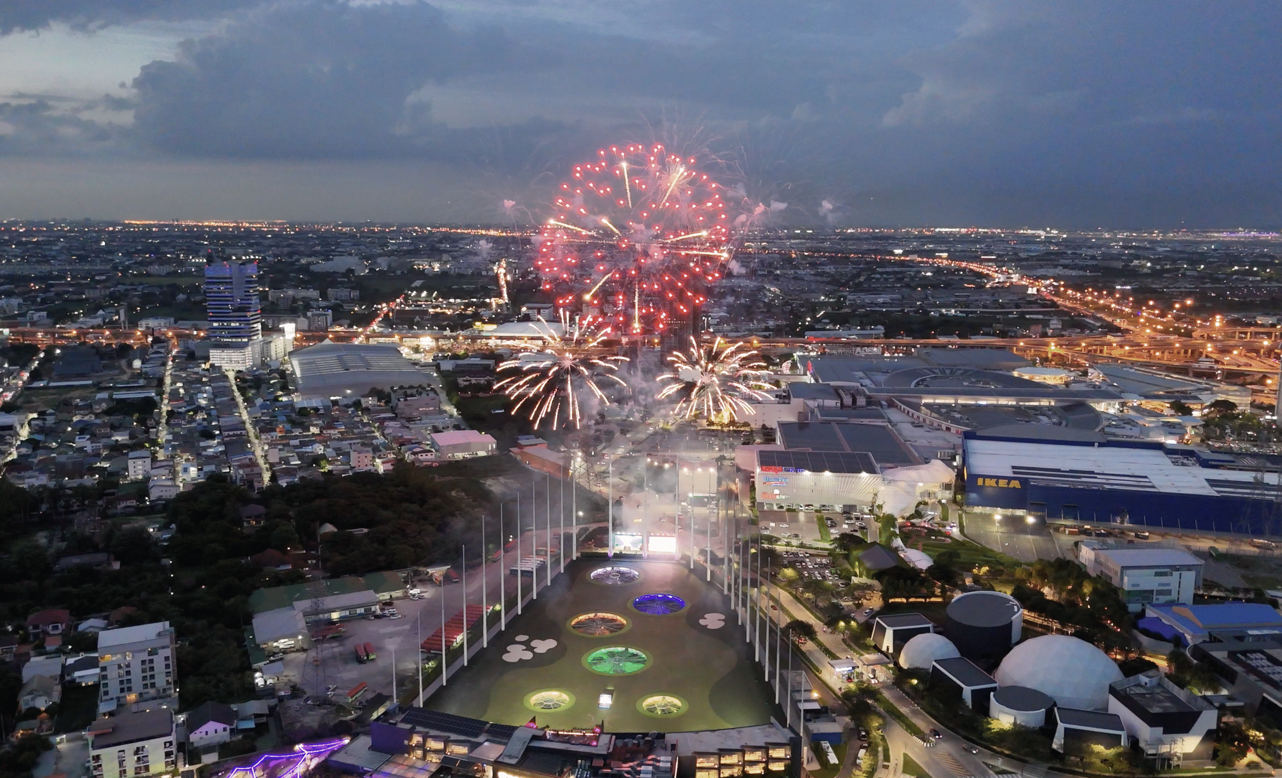 Topgolf Megacity is hosting an epic NYE countdown party this Dec. 31