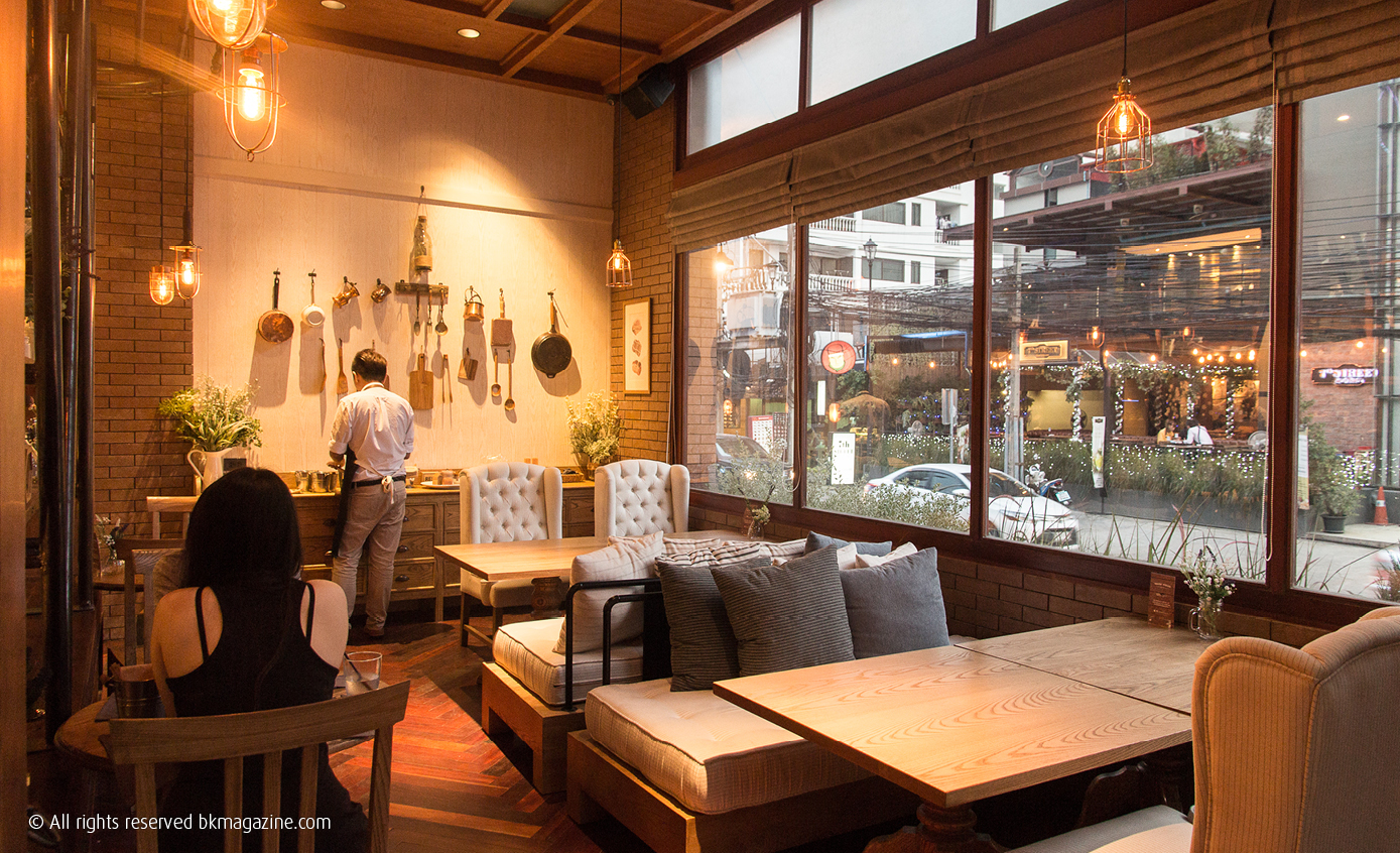 Warm Wood Cafe