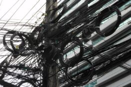 Bangkok’s ugly wires to finally disappear thanks to Bill Gates post