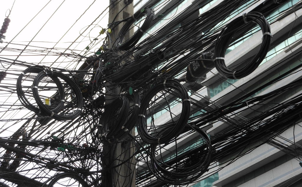 Bangkok’s ugly wires to finally disappear thanks to Bill Gates post