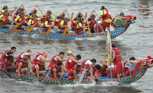 Race to the Beat of the Dragonboat Festival in Taipei