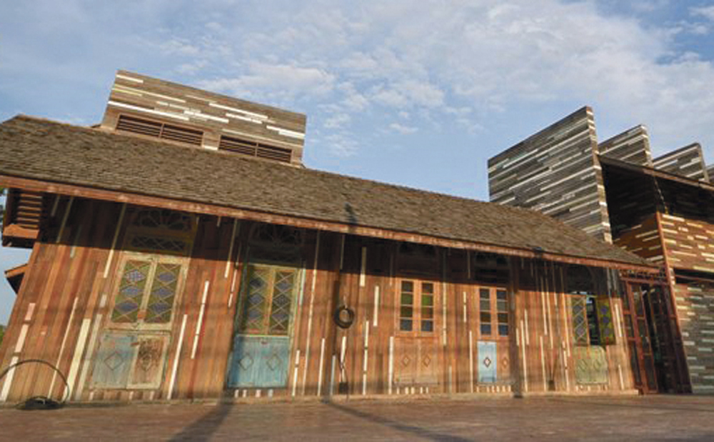 Ubon Ratchathani Welcomes Another Old-School Market, Zuenwan