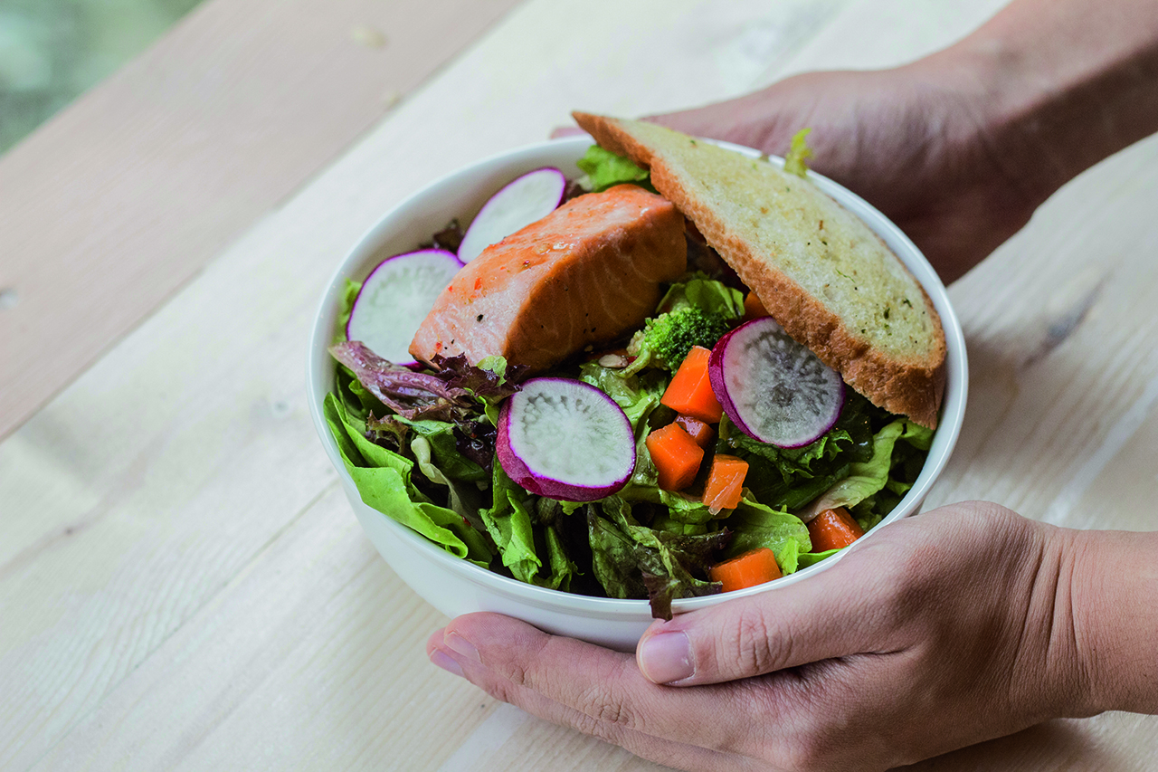 Keep your body toned at these 9 restaurants with delicious healthy dishes