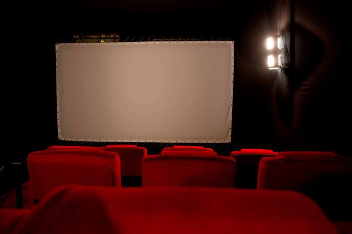 5 Bangkok bars to enjoy free film screenings with a drink in hand