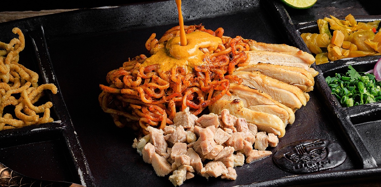 Chiang Mai’s famous Khao-So-i has opened a branch in Silom