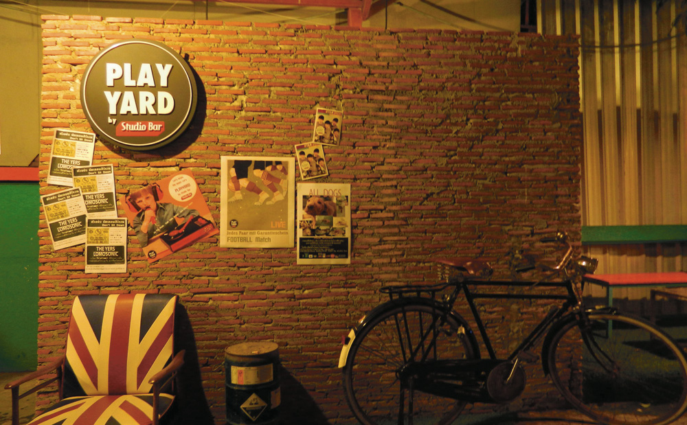 PLAY YARD by Studio Bar
