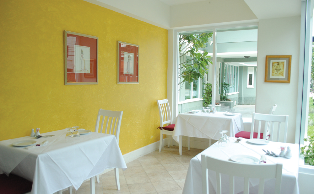 Anna Restaurant & Gallery