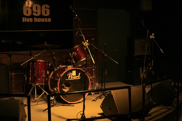 696 Live House