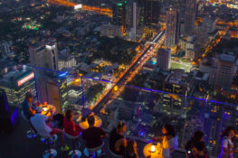 This app helps you find Bangkok’s best dining deals for huge parties on a budget