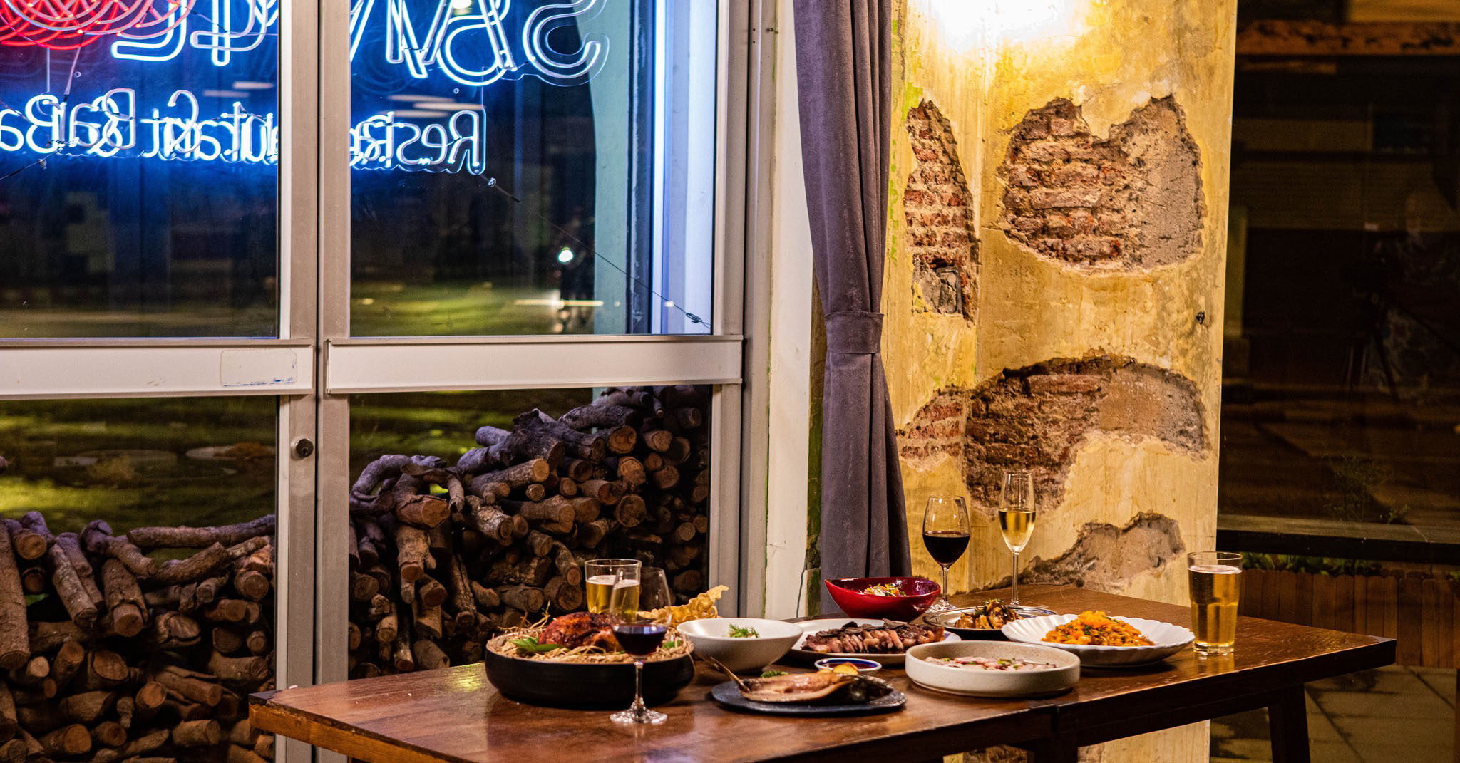 Check out these elevated Thai drinking bites at this Charoenkrung joint
