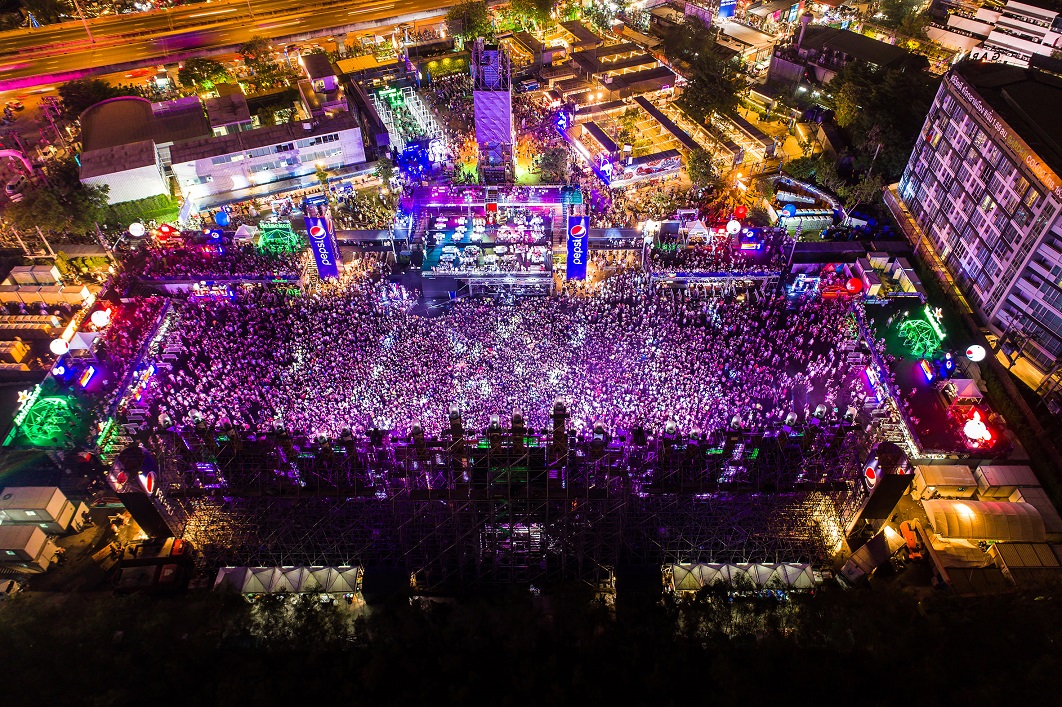Bangkok’s “largest outdoor arena” opens at Show DC