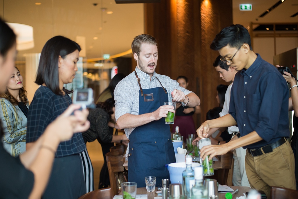Learn how to whip up classic rum cocktails with a Sorum brother