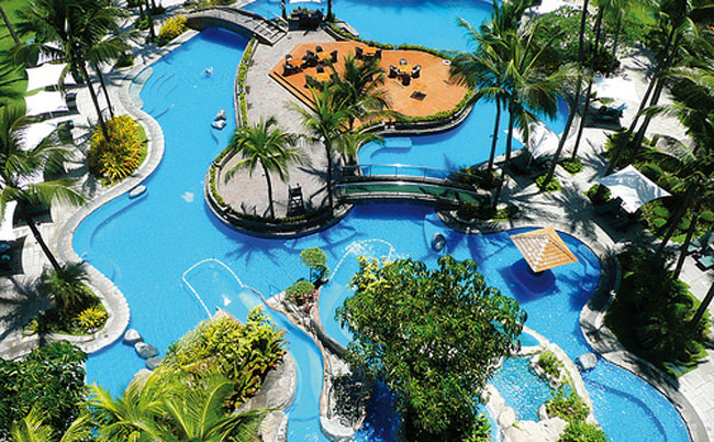 Make your hotel reservation with Agoda and enjoy discounted rates at Sofitel Philippine Plaza
