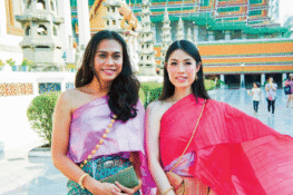 Meet the women who want us to wear traditional Thai dress every day