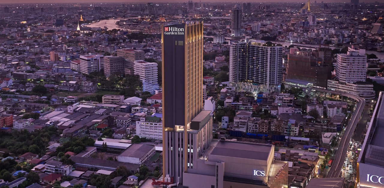 Hilton unveils sky-high riverside hotel across from Icon Siam