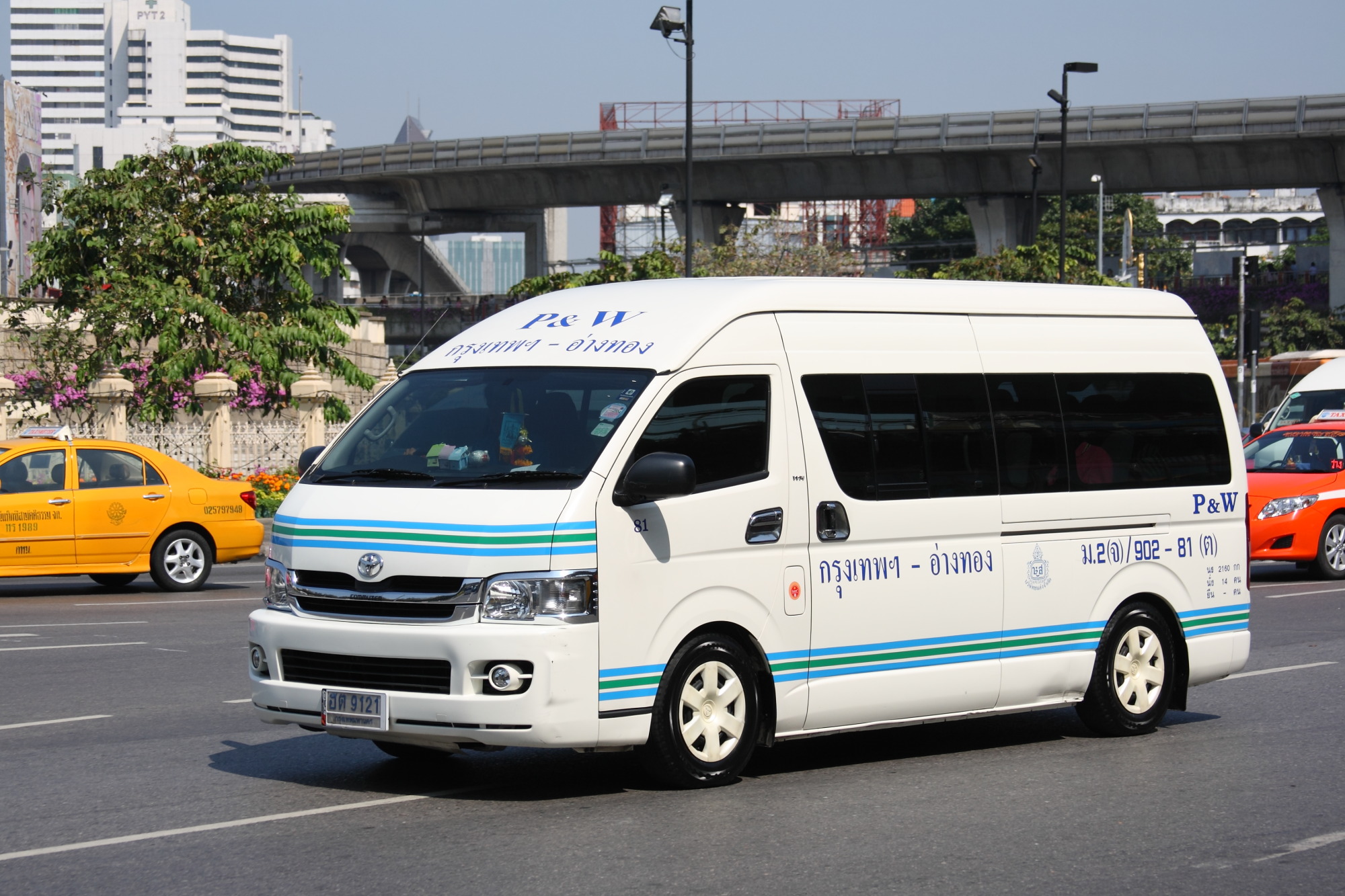 There’s a new app for booking van rides out of Bangkok
