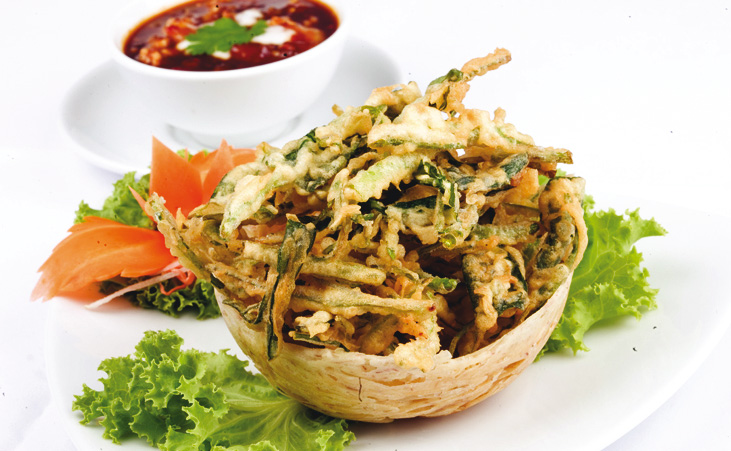Venice Vanich offers international buffet and Thai specialties