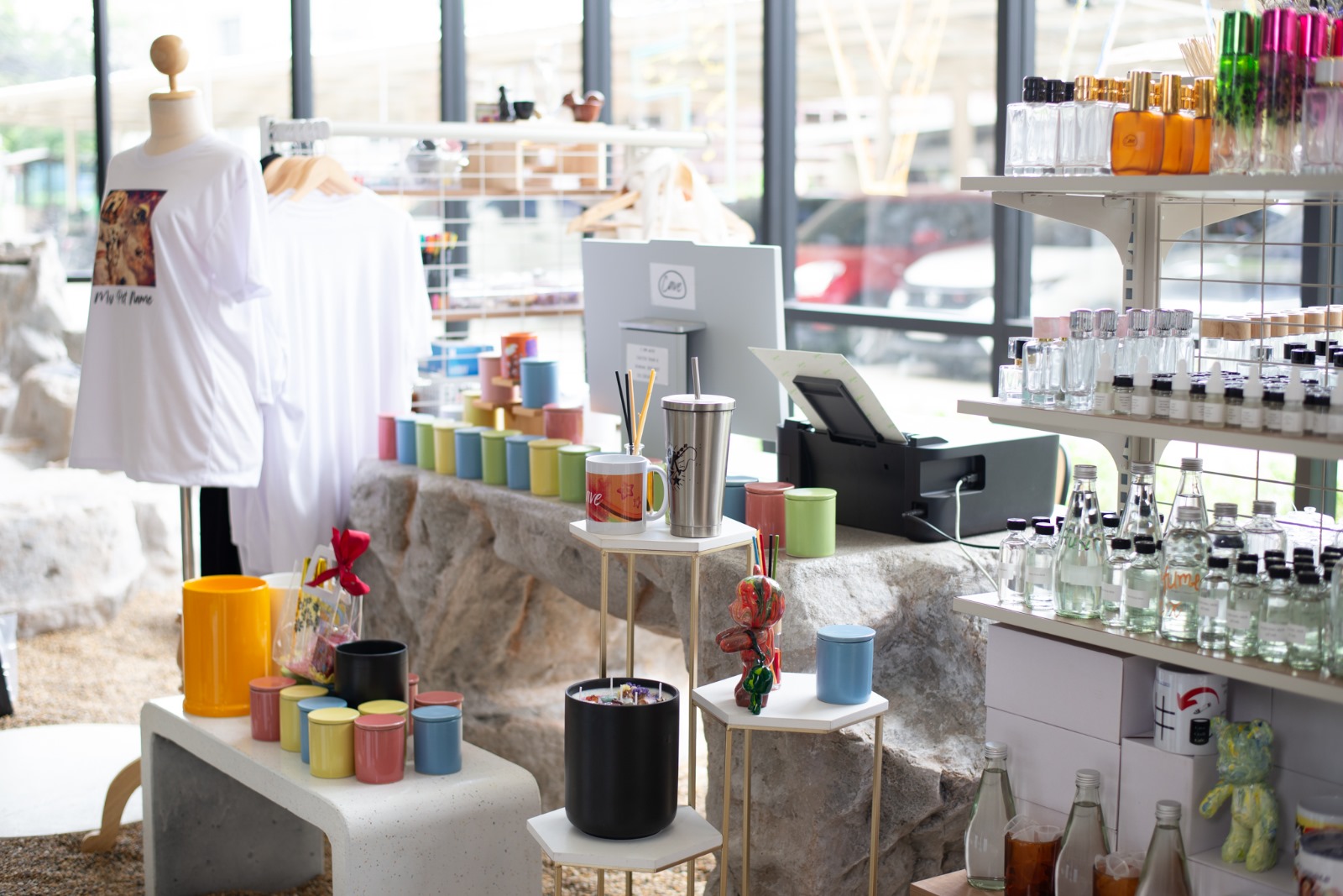 The peaceful cafe in Udom Suk provides DIY workshops while enjoying premium coffee and healthy eats