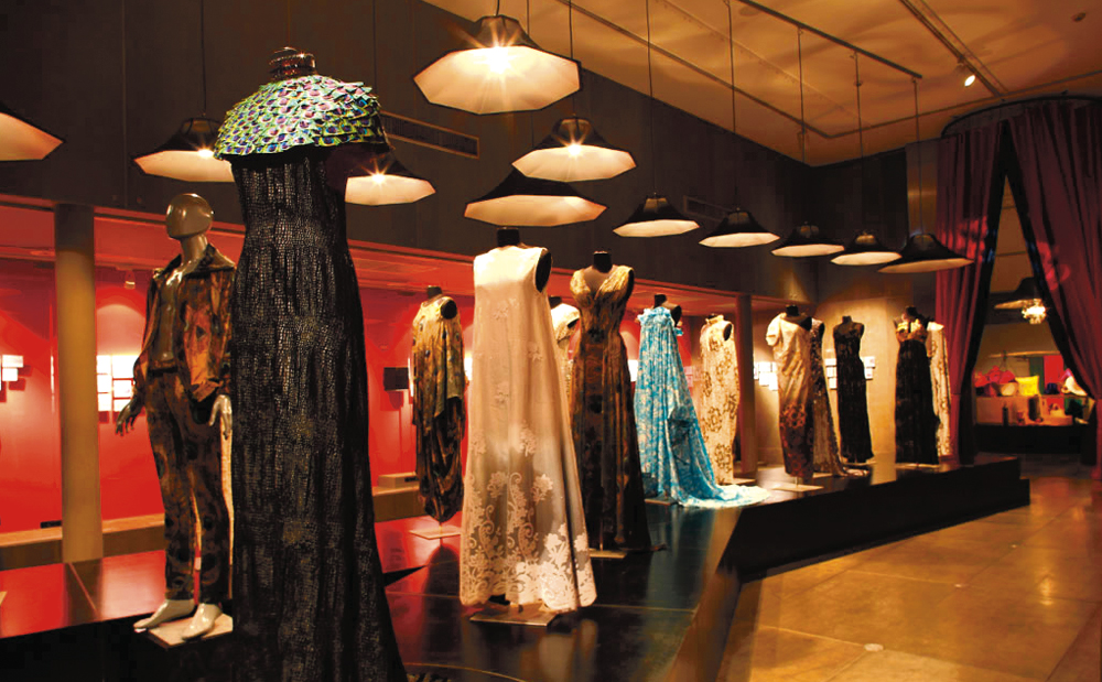 The Jim Thompson Art Center offers art lectures