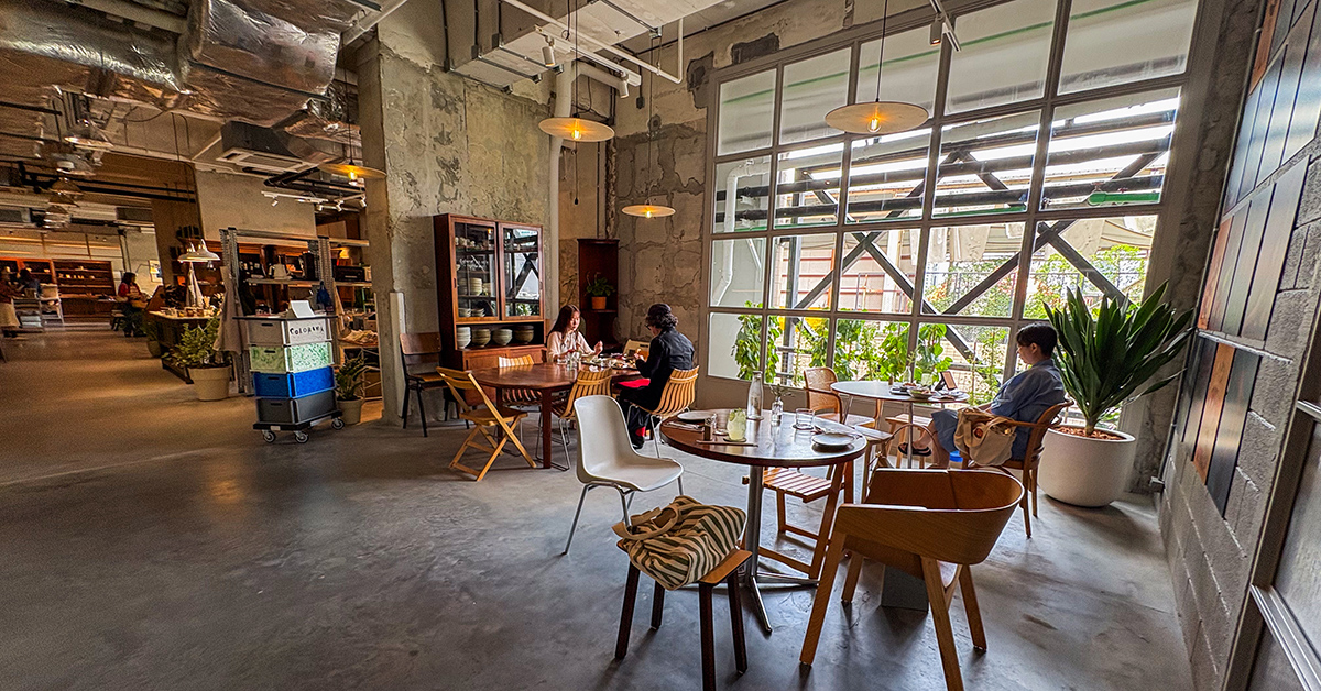 Friend Friend is the new hidden hangout in Emporium’s parking lot