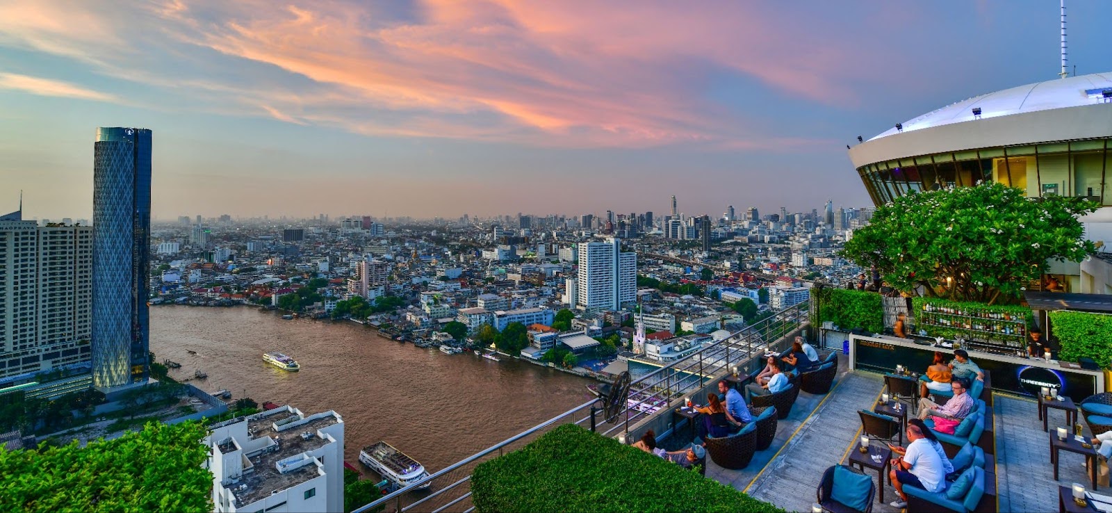 Beyond the Lobby: Exploring Charoen Nakhon with a Le Clef d’Or Concierge