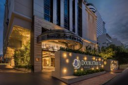 This hotel in the heart of Phloenchit provides calm in the middle of Bangkok’s chaos