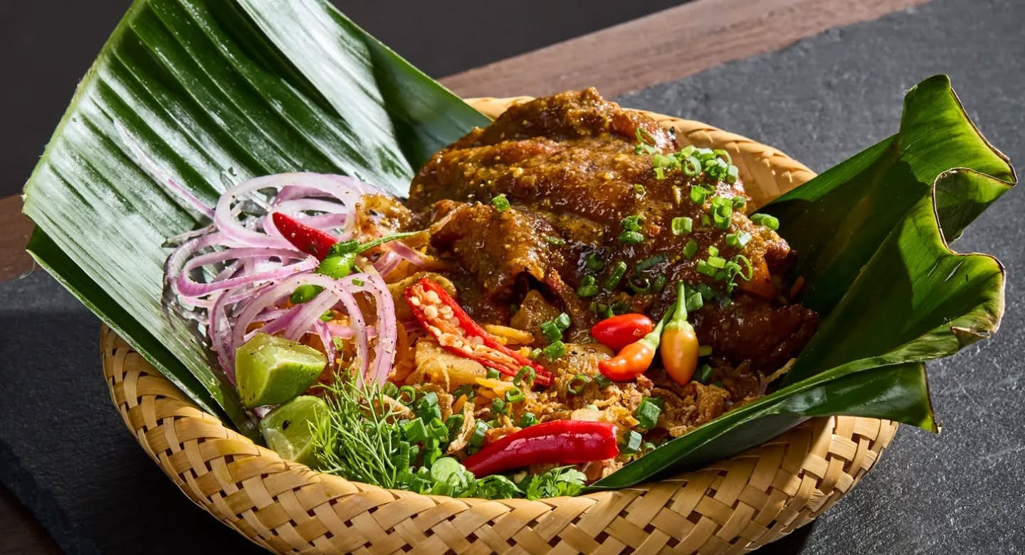 Arowmkwan is back: Chef Bank returns one table at a time. 